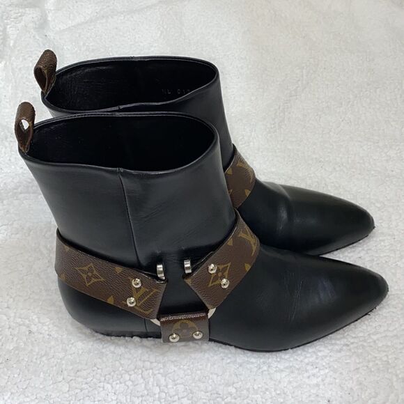 Authentic Louis Vuitton Black Leather Rhopsody Ankle Boots(Size 38.5/8.5) - Picture 6 of 17